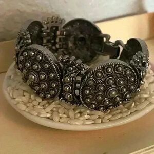 Rare gladiator game of thrones medieval style bracelet with clasp medallion